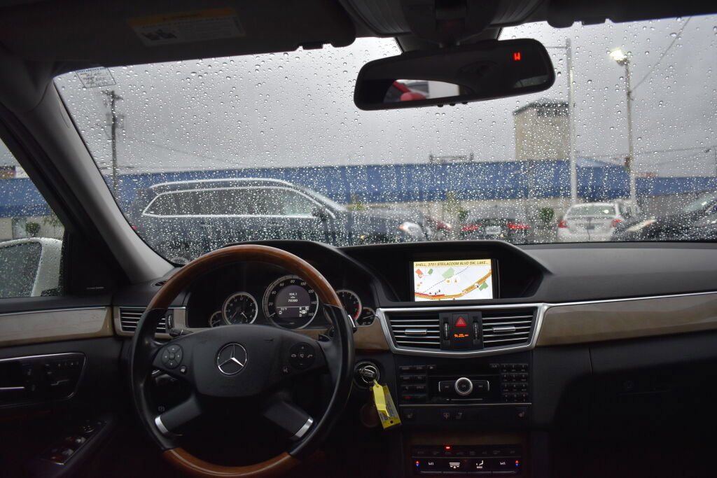 Used 2011 Mercedes-Benz E 350 Sedan image 2