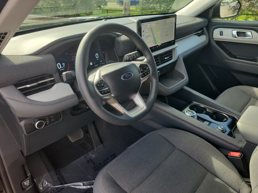 Used 2026 Ford Explorer Active RWD image 13