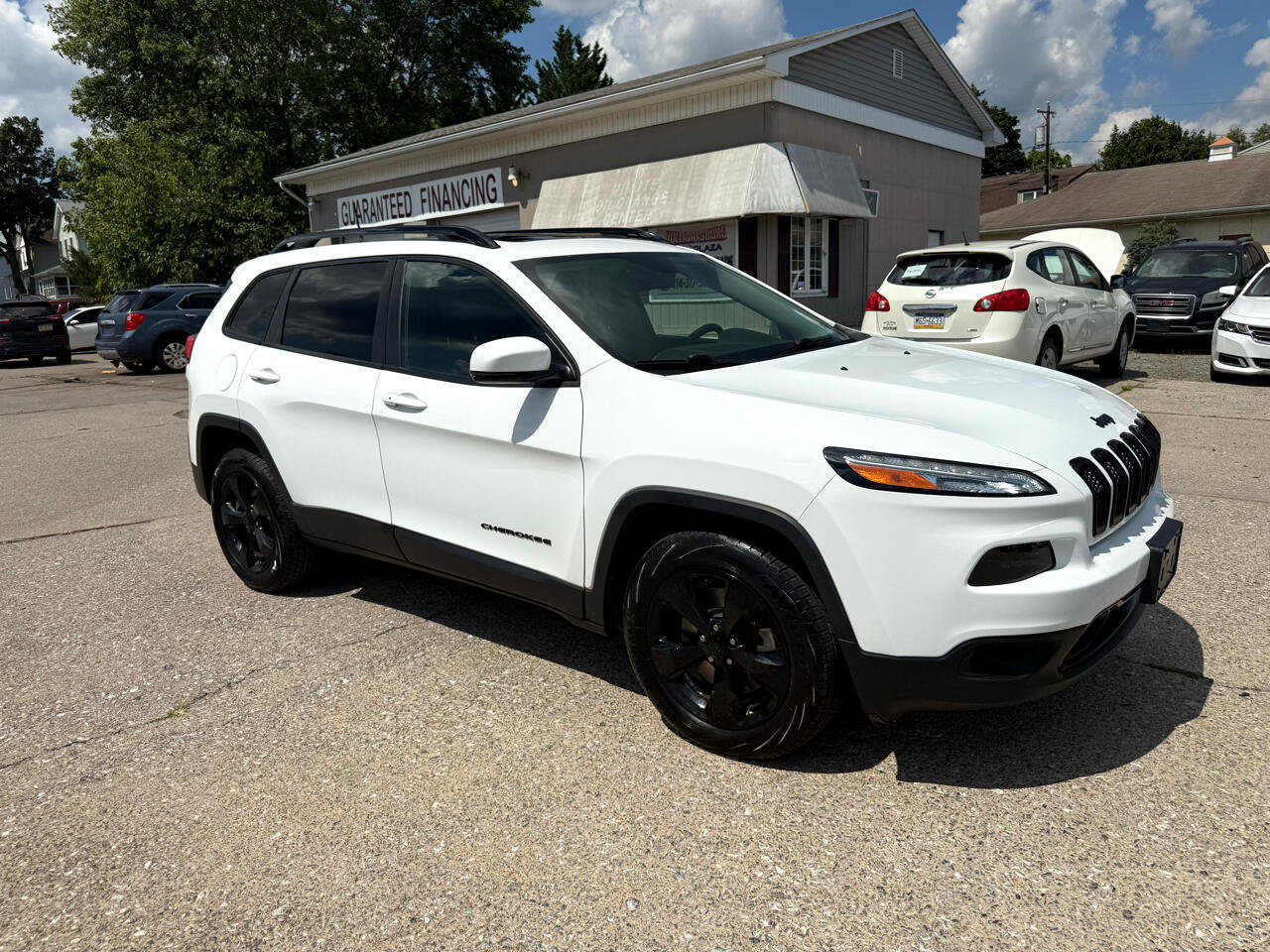 Used 2017 Jeep Cherokee High Altitude w/ Luxury Group image 12