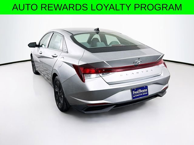 Used 2023 Hyundai Elantra SEL image 5