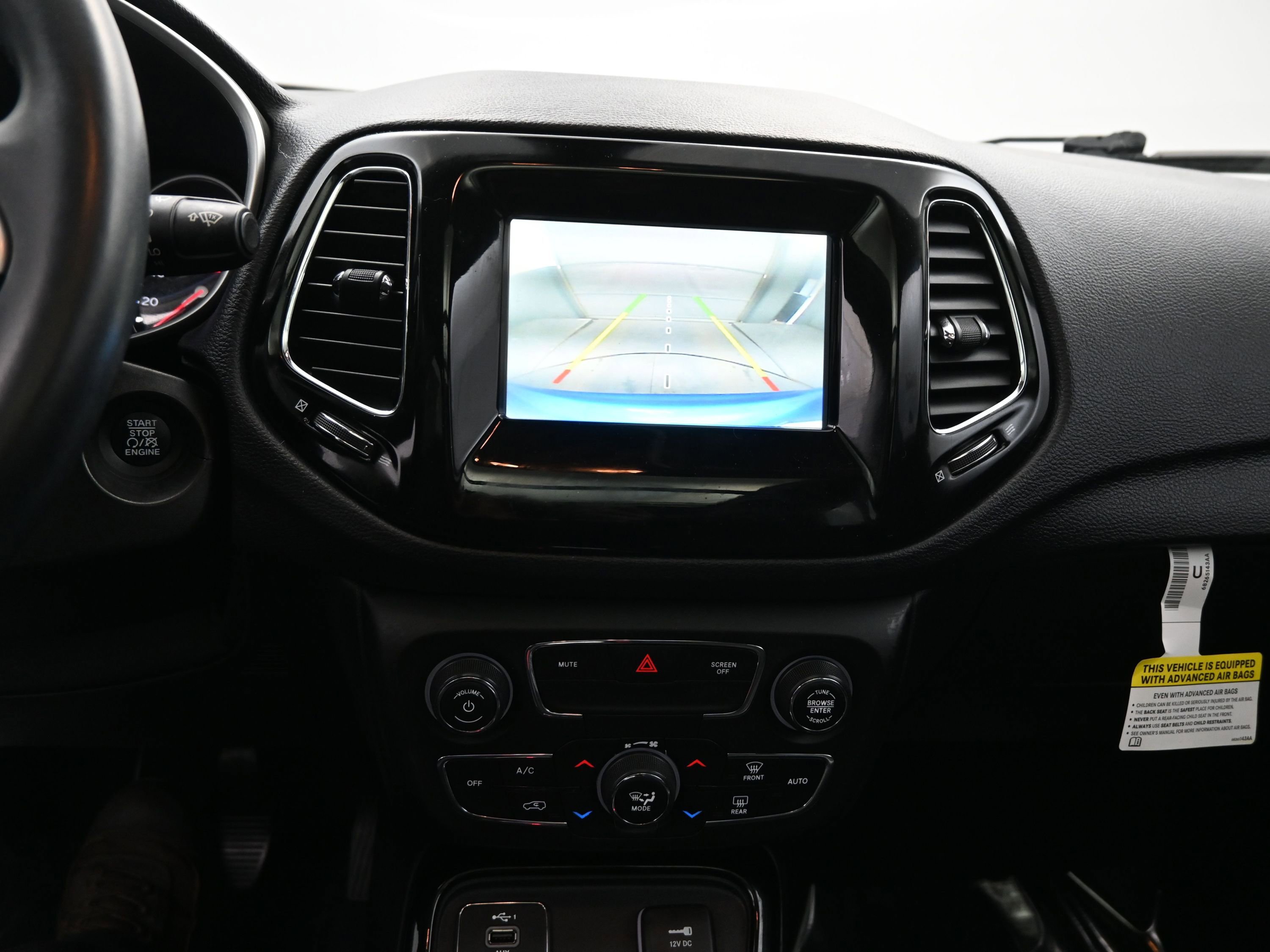 Used 2020 Jeep Compass Latitude image 15