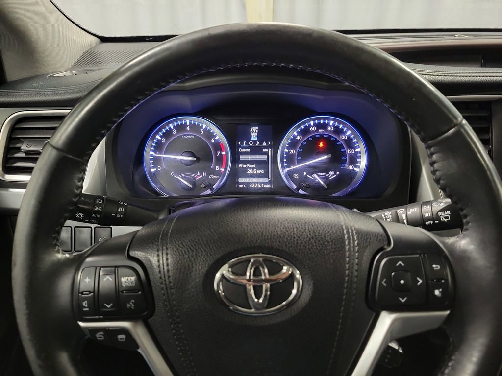 Used 2015 Toyota Highlander XLE image 15