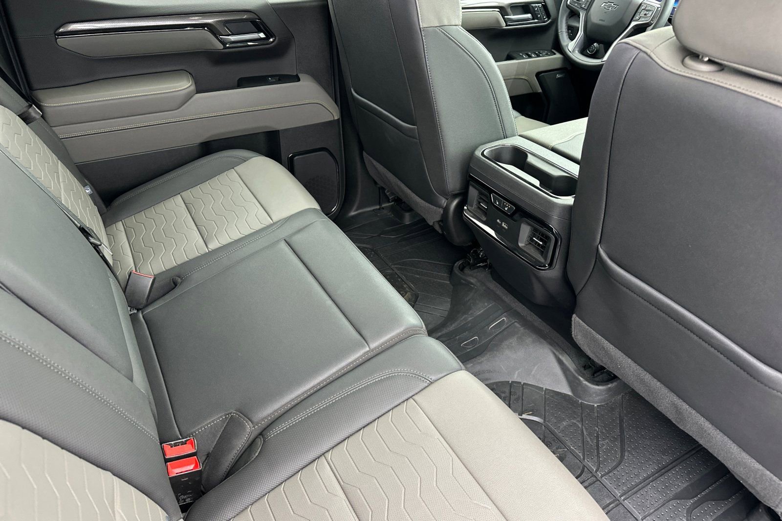 Used 2025 Chevrolet Silverado 1500 ZR2 w/ Technology Package image 16