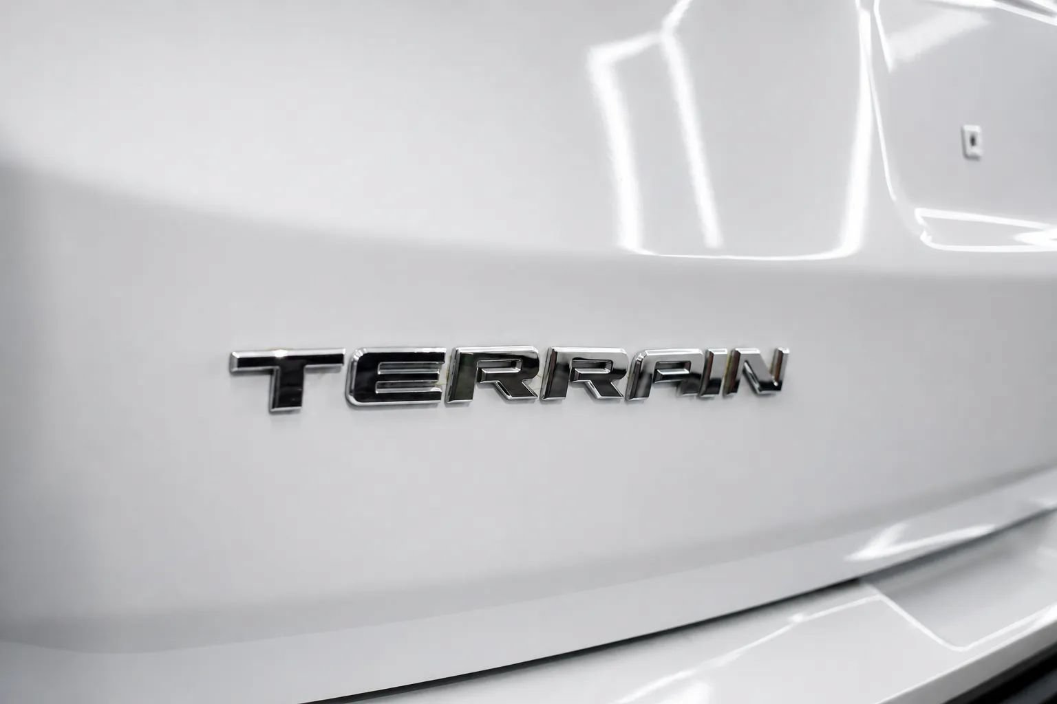 Used 2024 GMC Terrain AT4 AWD/4WD image 9
