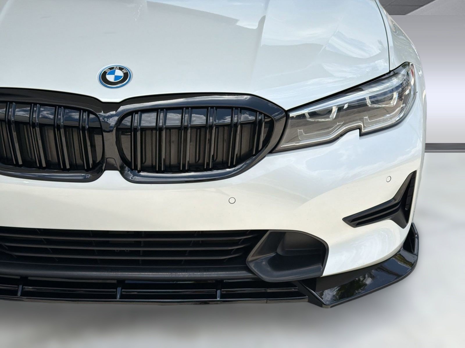 Used 2022 BMW 330e w/ Driving Assistance Package RWD image 11