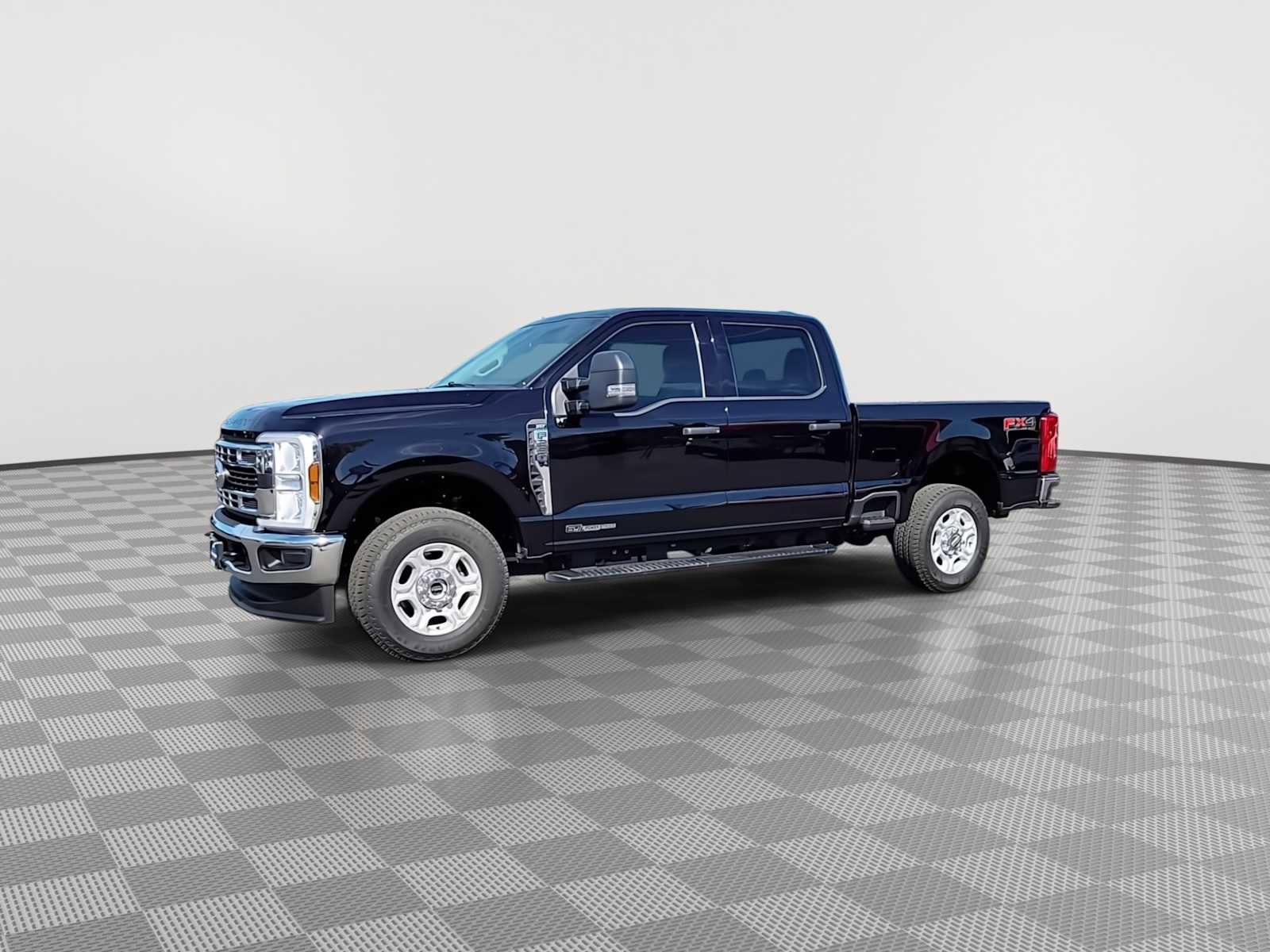 Used 2025 Ford F250 XLT w/ FX4 Off-Road Package image 4