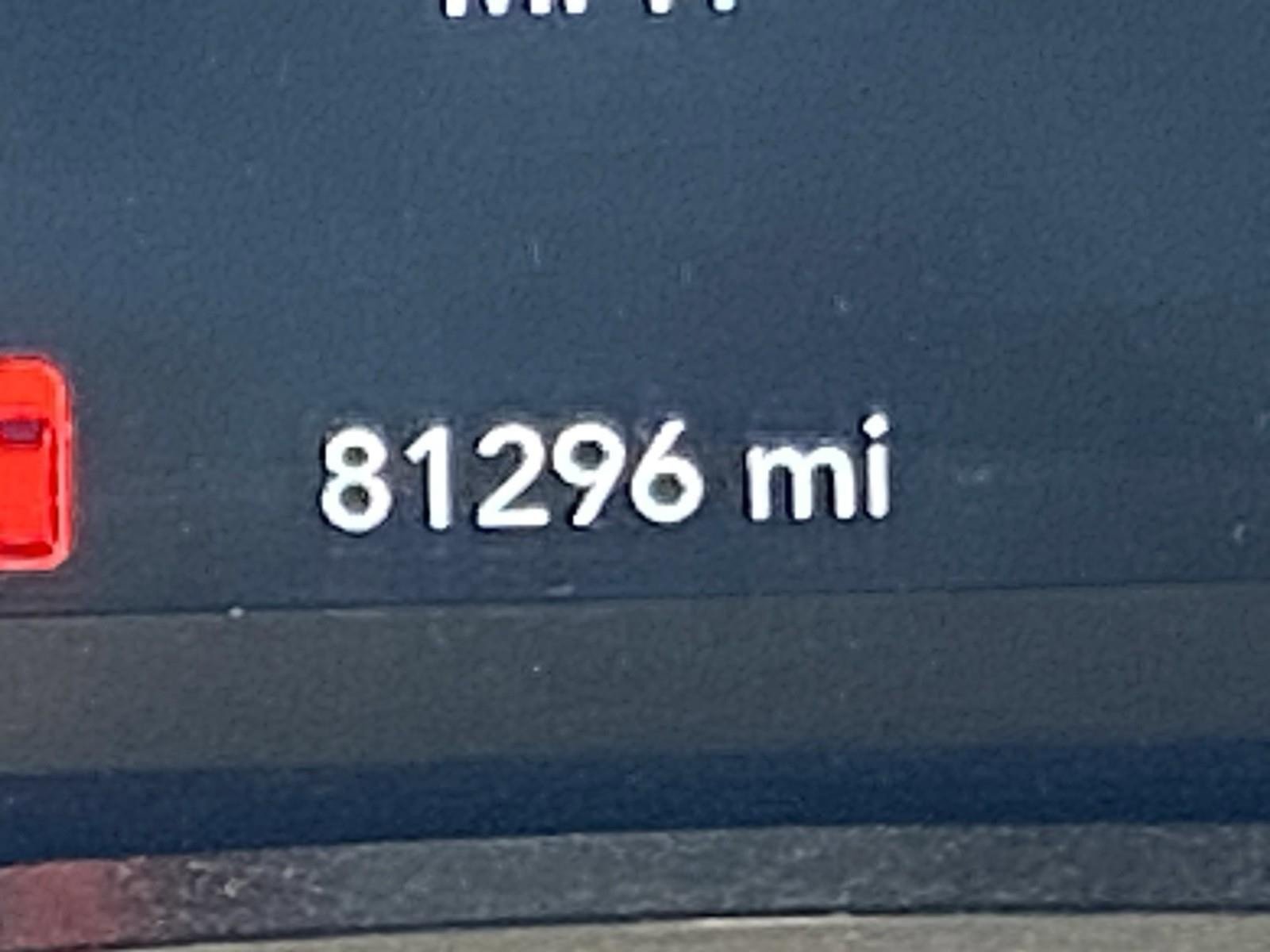 Used 2022 Chrysler Voyager LX image 25