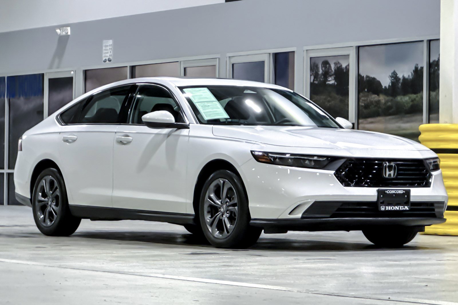 Used 2023 Honda Accord EX image 6