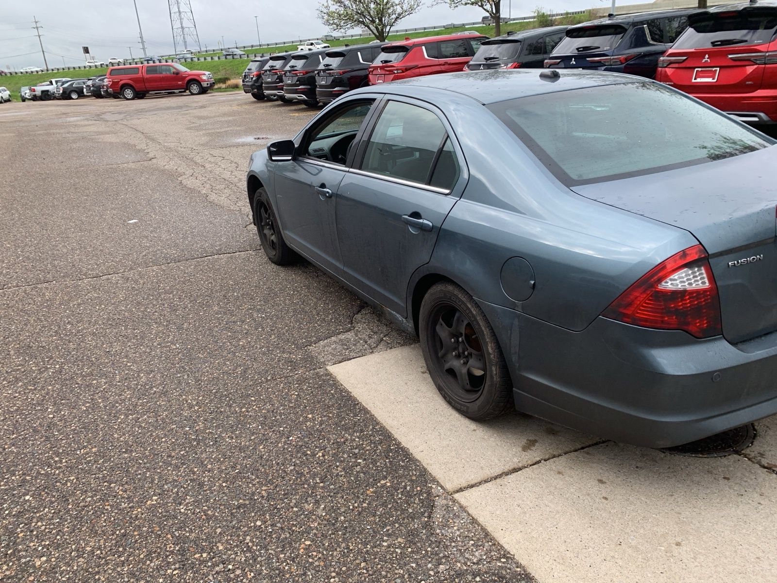 Used 2011 Ford Fusion SE FWD image 6
