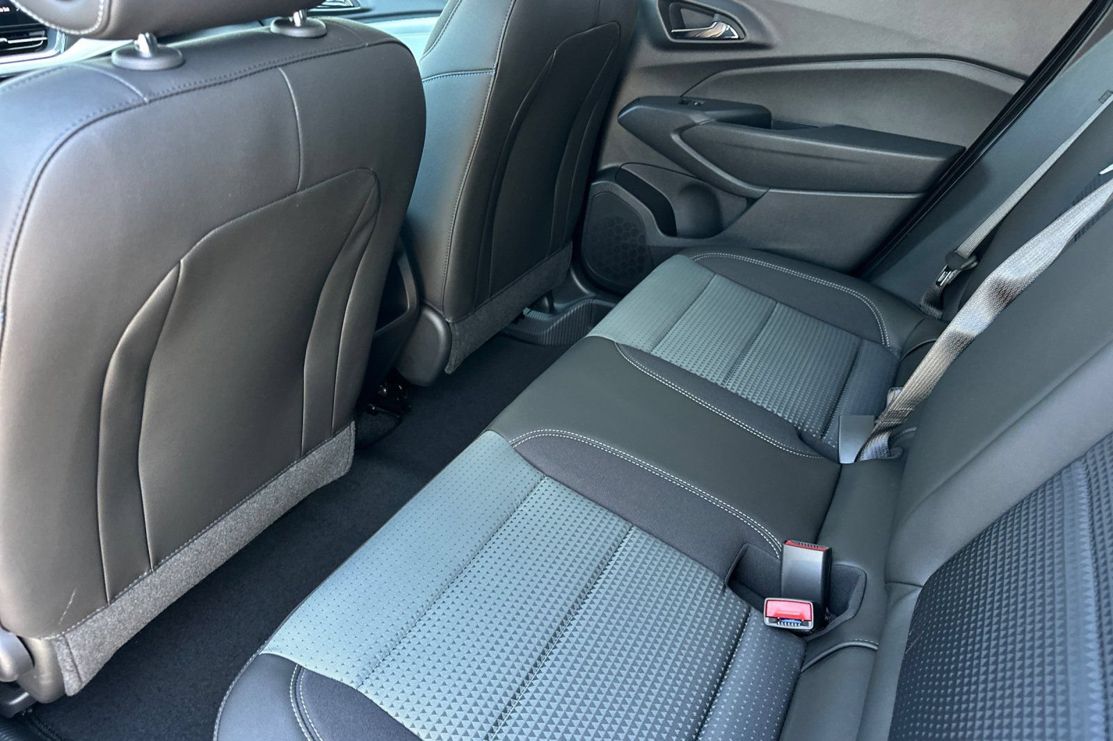 New 2026 Chevrolet Trax LT w/ LT Convenience Package FWD image 12