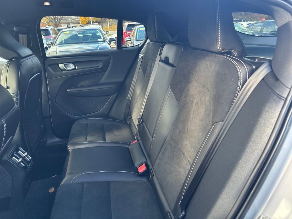 Used 2023 Volvo C40 P8 Recharge Ultimate w/ Protection Package Premier image 34