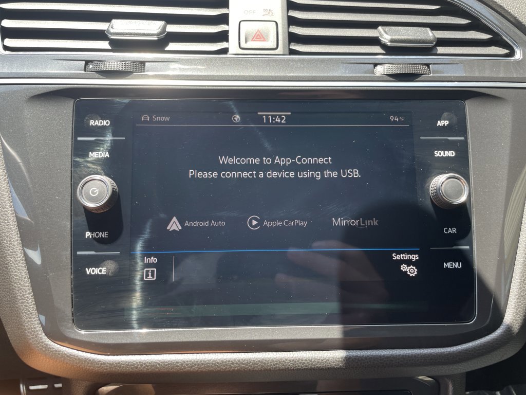 Used 2023 Volkswagen Tiguan SE R-Line image 39