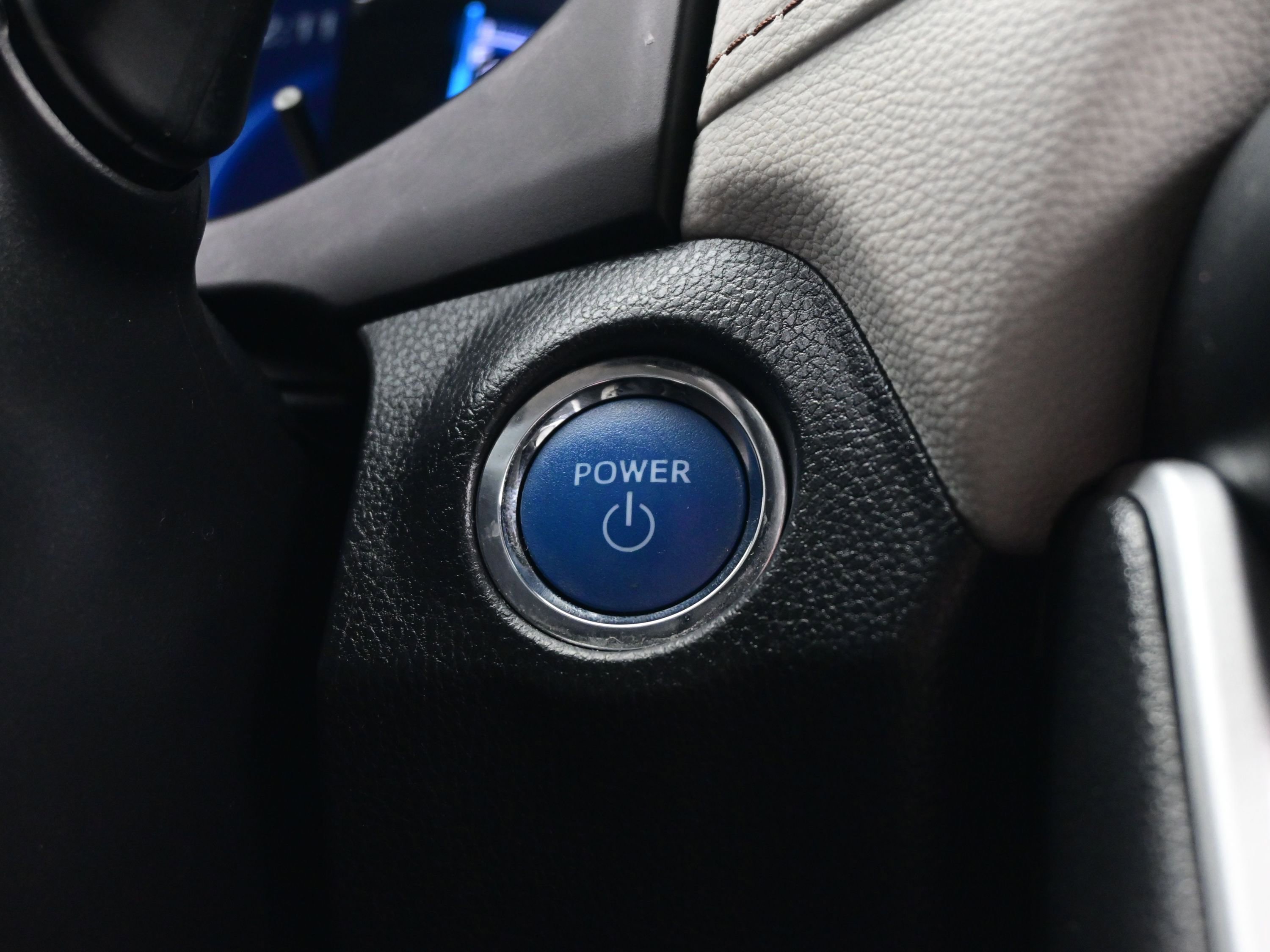 Used 2022 Toyota RAV4 Limited AWD/4WD image 24