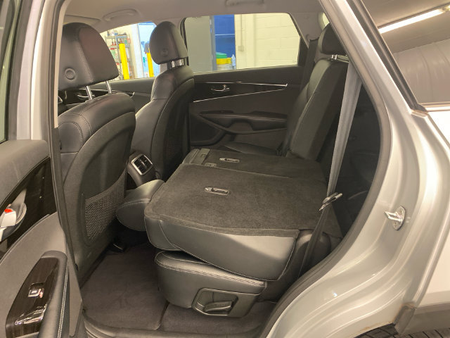 Used 2019 Kia Sorento EX AWD/4WD image 43