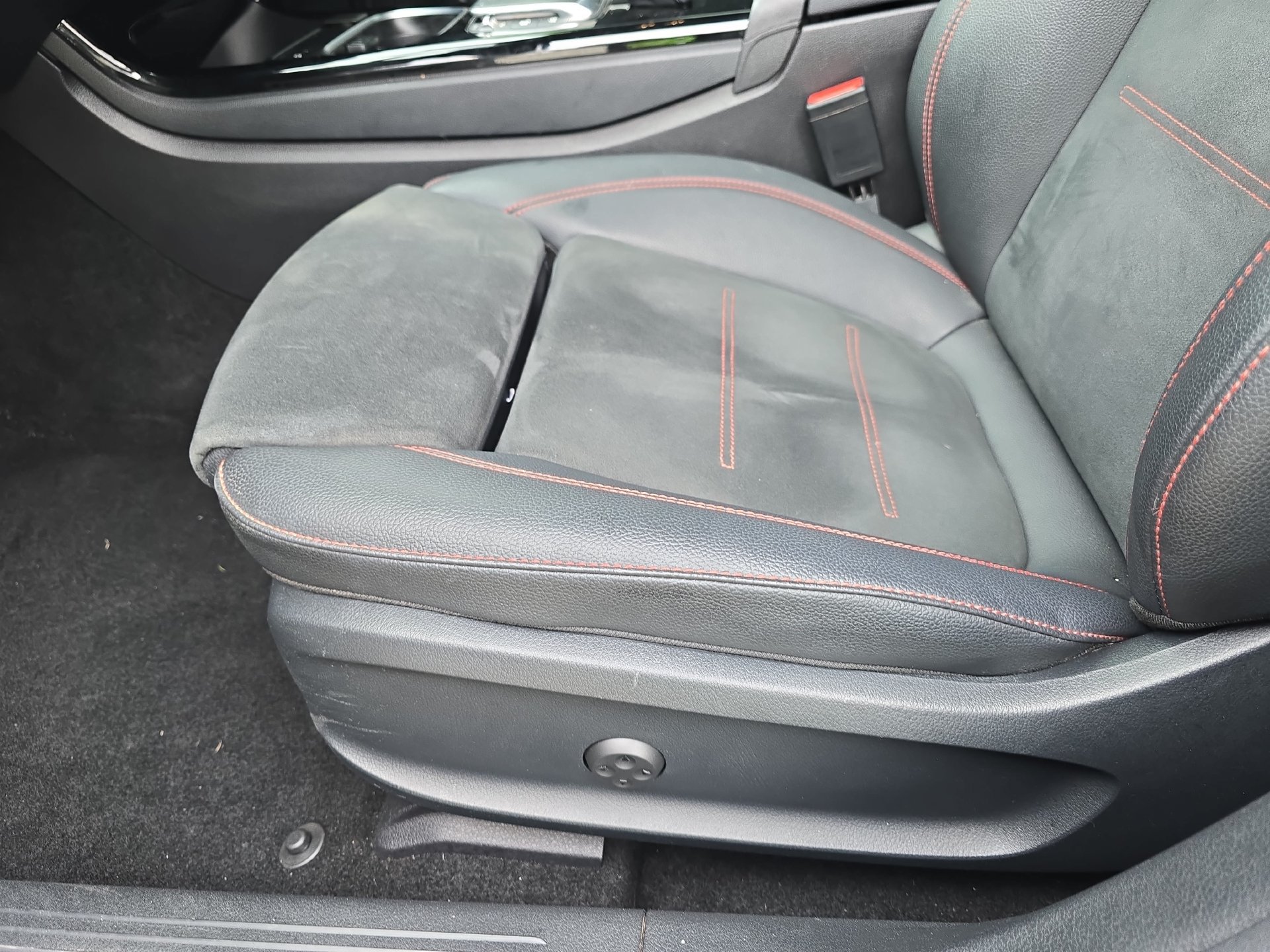 Used 2023 Mercedes-Benz CLA 250 4MATIC image 25