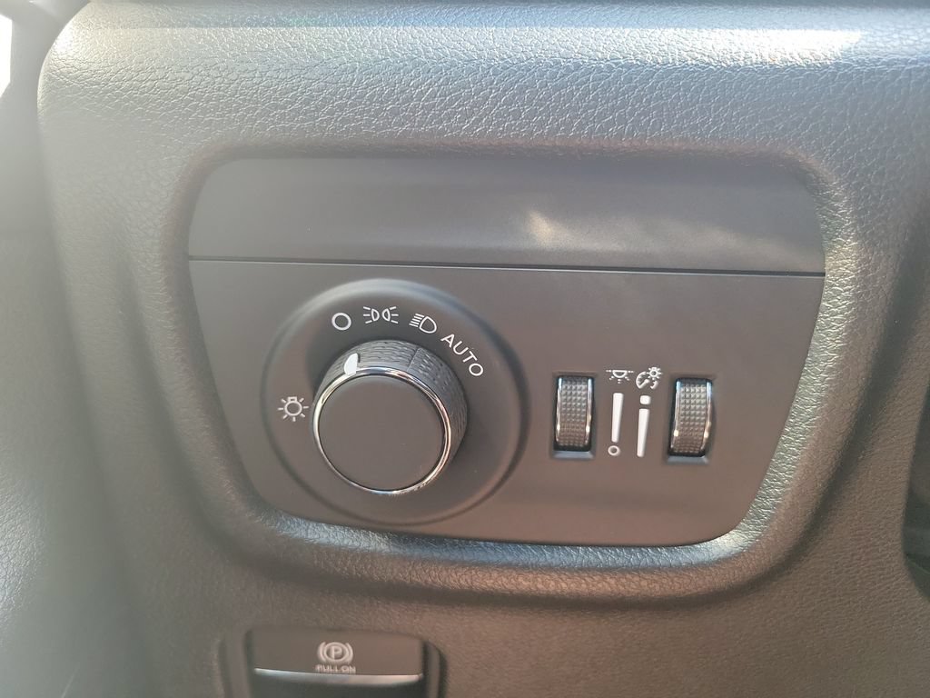 New 2026 Jeep Grand Cherokee Altitude RWD image 30