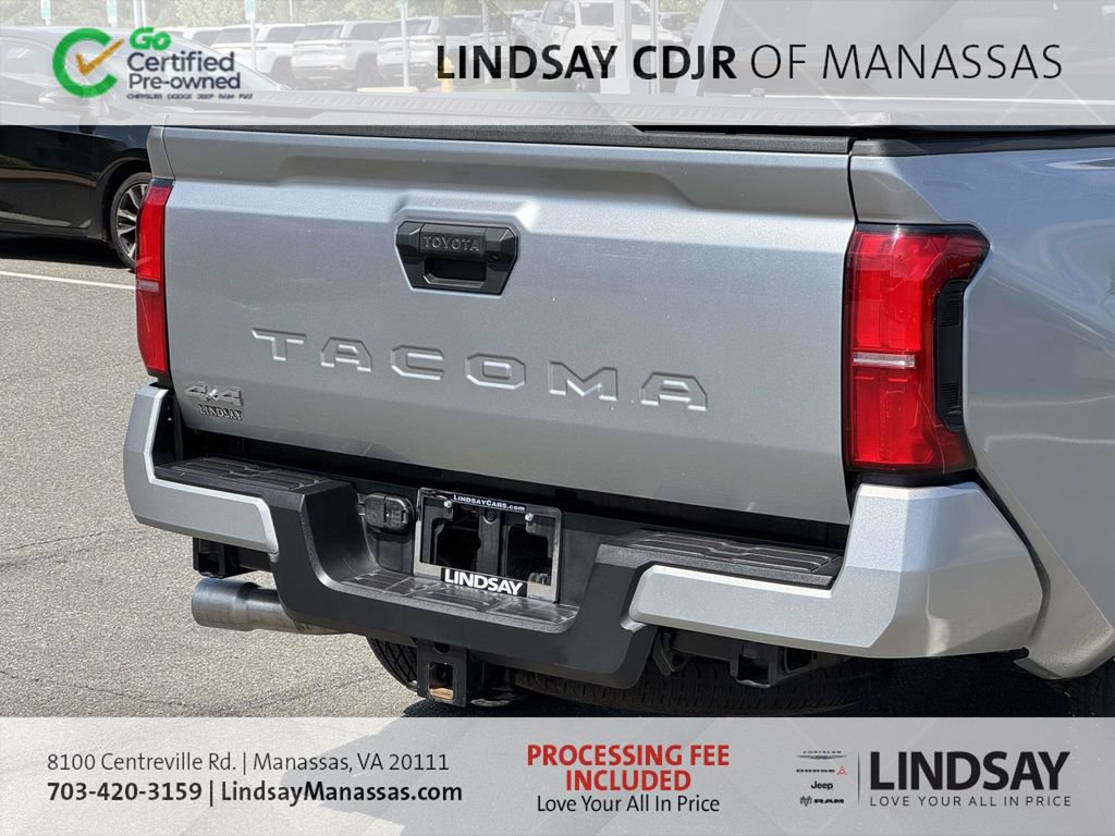 Used 2025 Toyota Tacoma SR5 AWD/4WD image 9