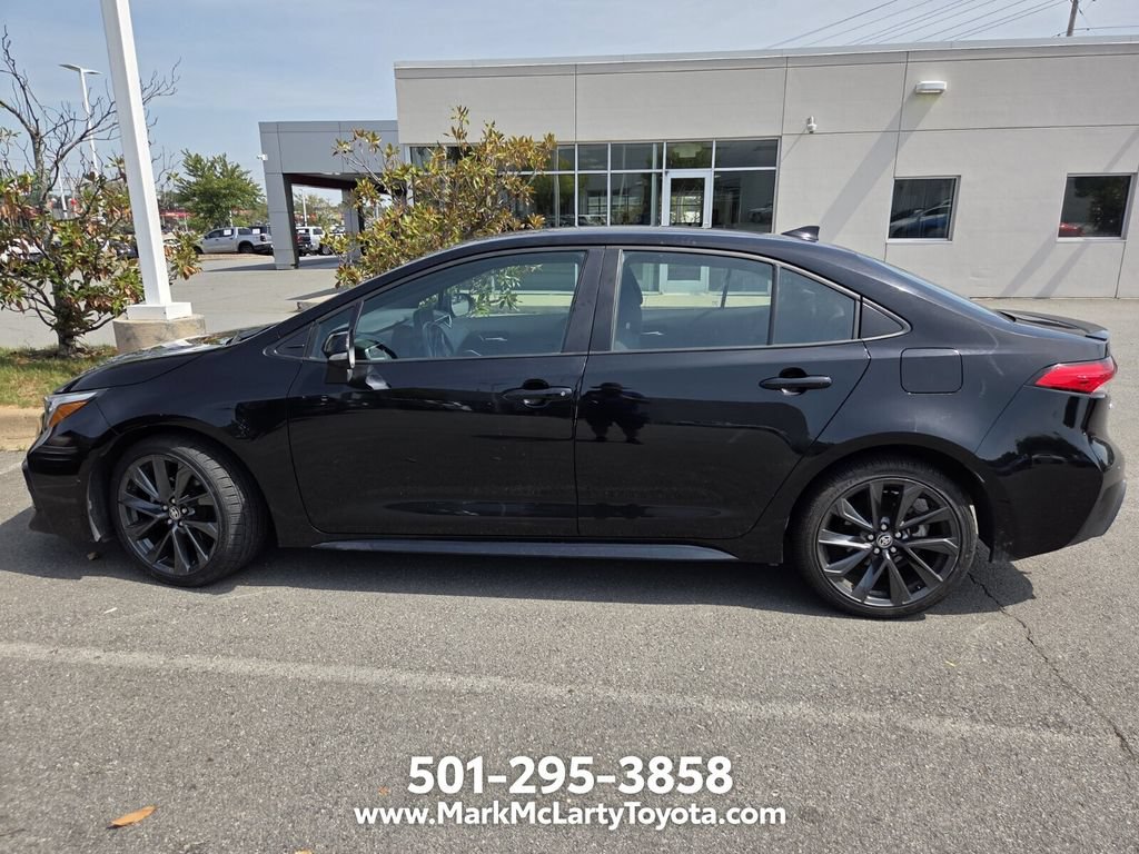 Used 2025 Toyota Corolla SE FWD image 3