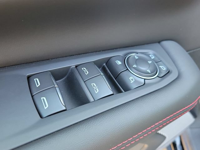 New 2026 GMC Yukon AT4 Ultimate AWD/4WD image 13