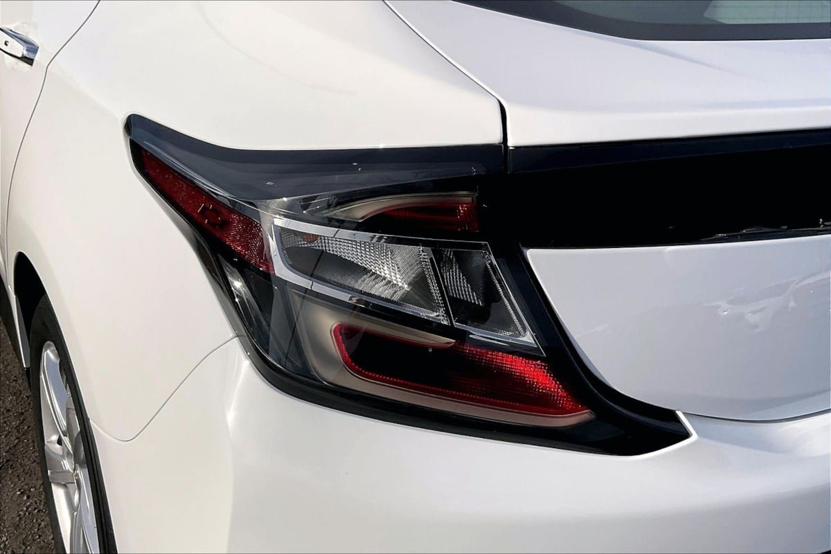 Used 2018 Chevrolet Volt LT FWD image 27