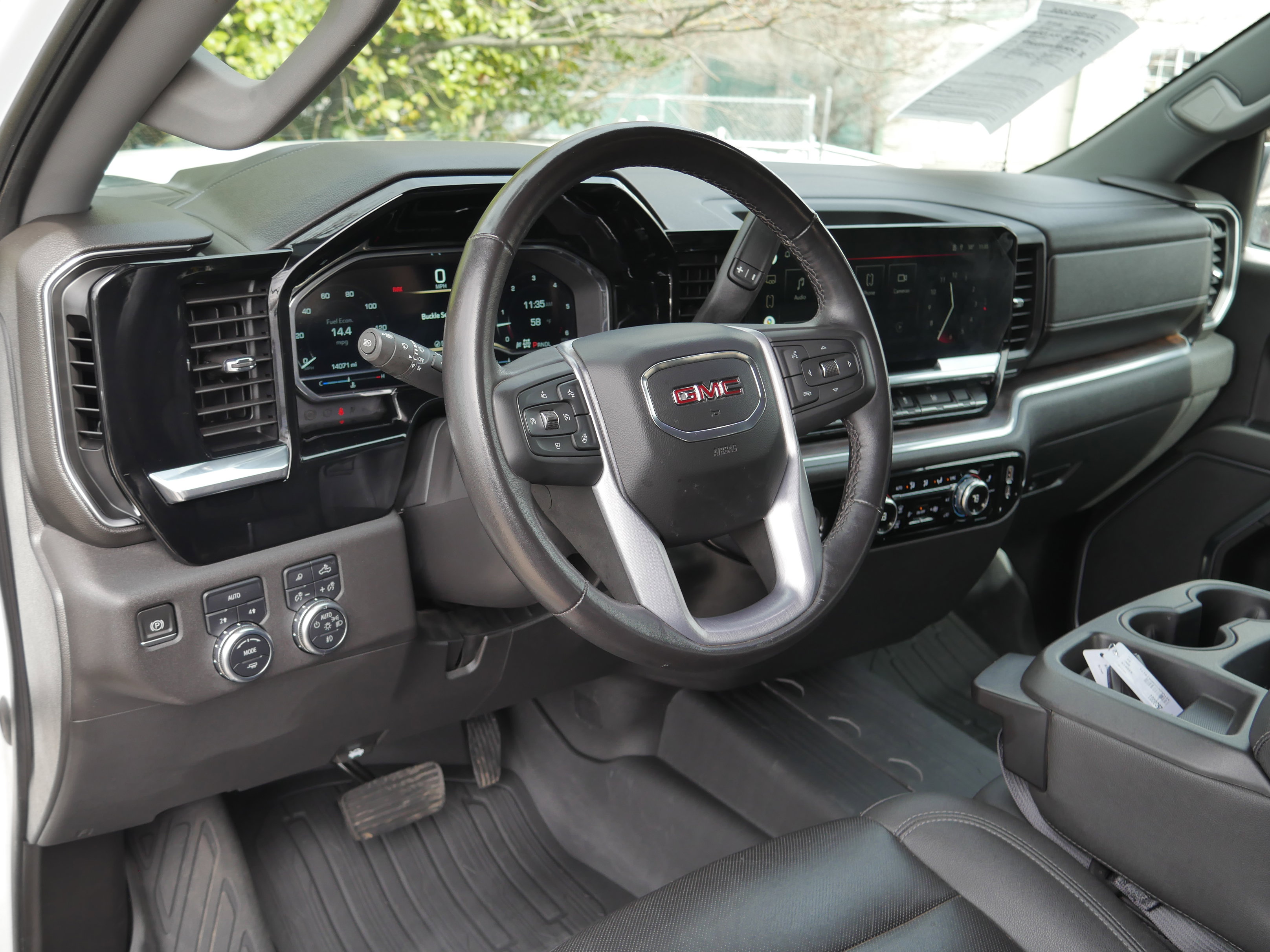 Used 2022 GMC Sierra 1500 SLT image 11