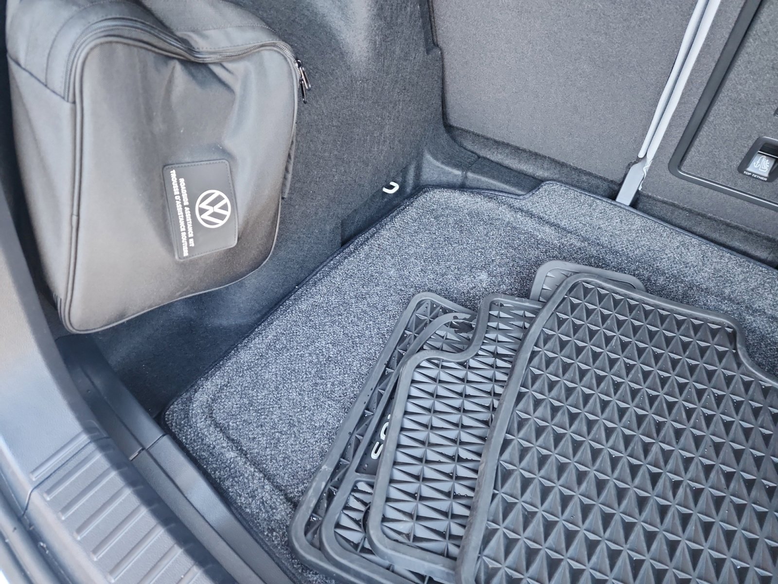 Certified 2024 Volkswagen Taos SE image 31