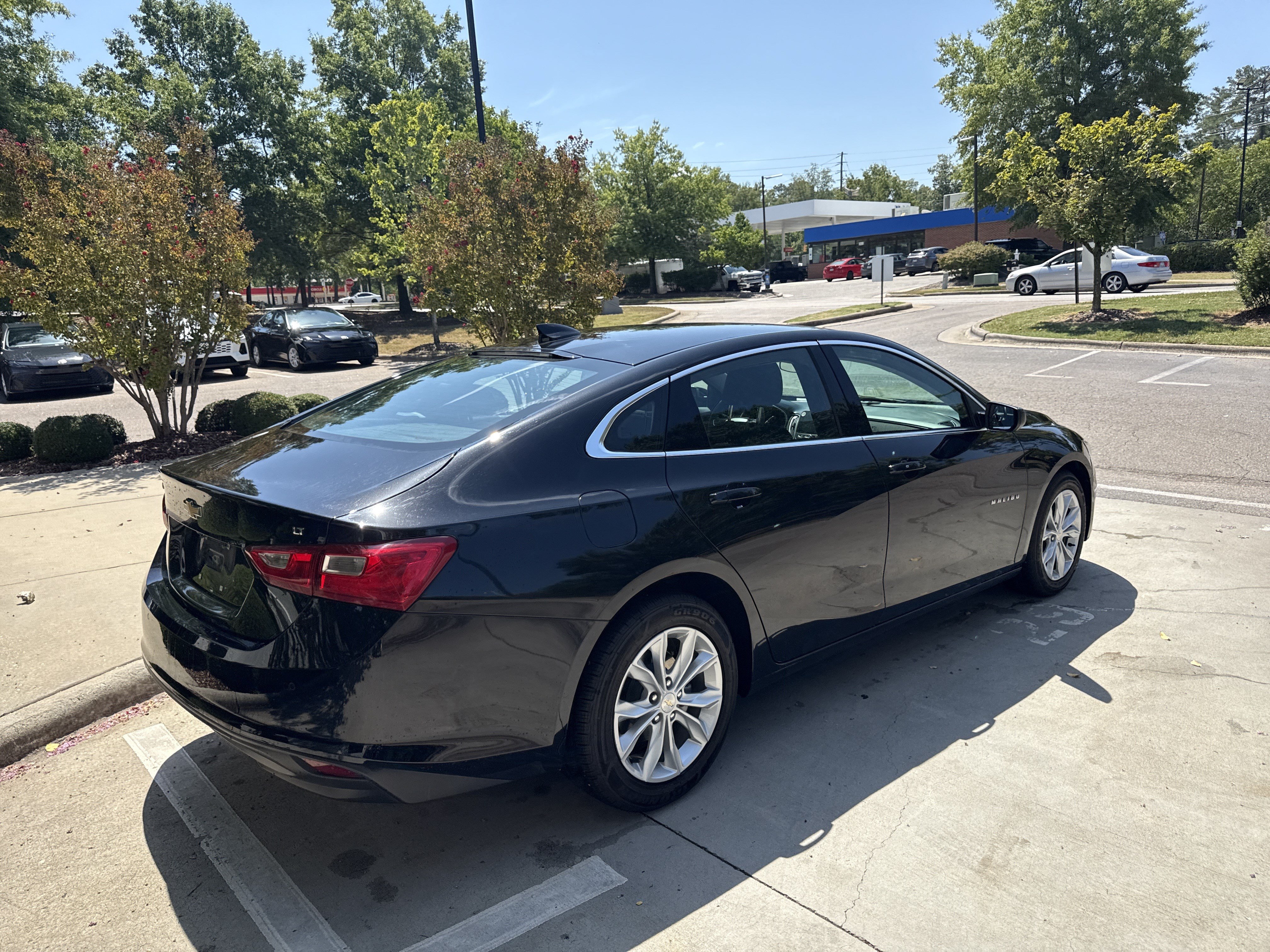Used 2025 Chevrolet Malibu LT FWD image 6
