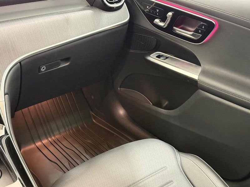 New 2025 Mercedes-Benz GLC 350e 4MATIC image 8