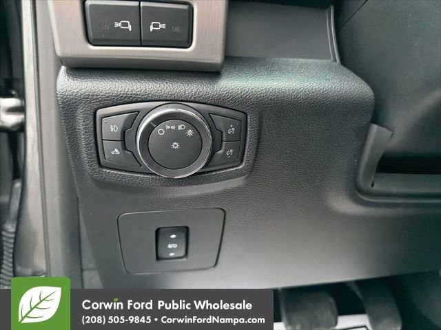 Used 2016 Ford F150 Platinum w/ Equipment Group 701A Luxury image 15