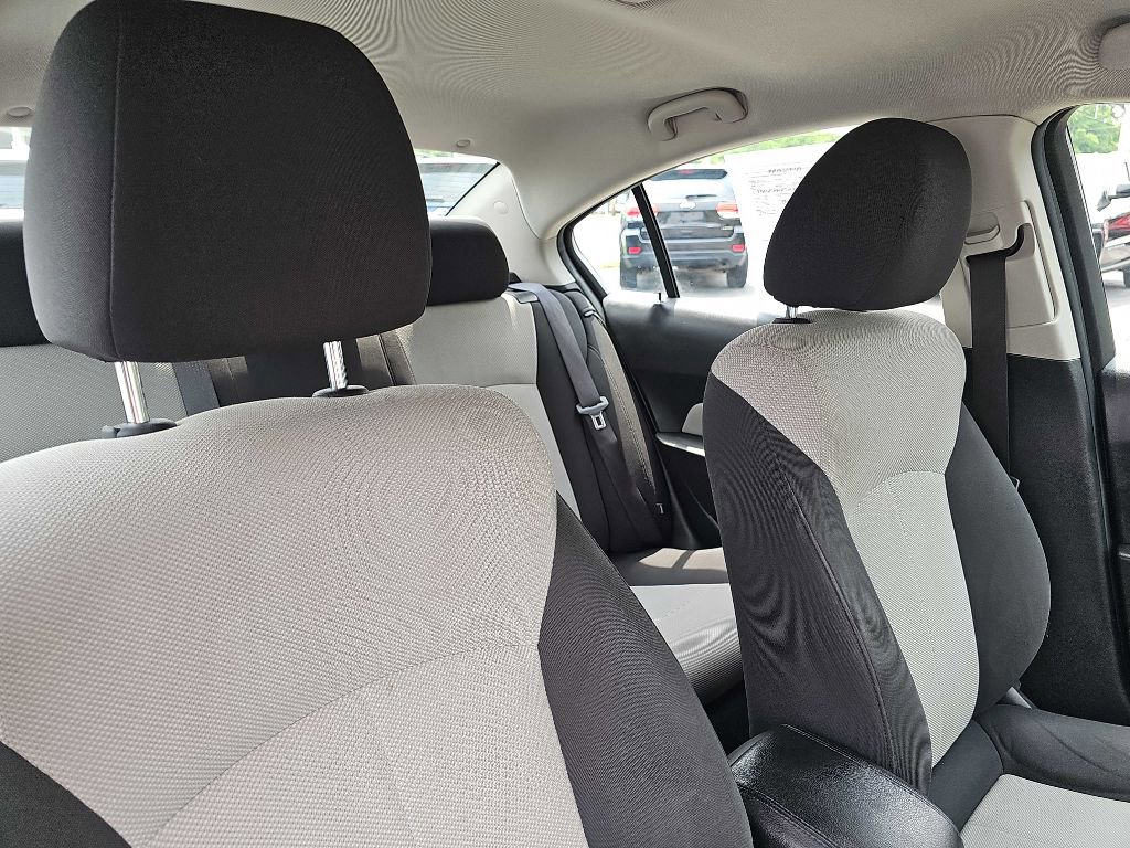 Used 2011 Chevrolet Cruze LS image 51