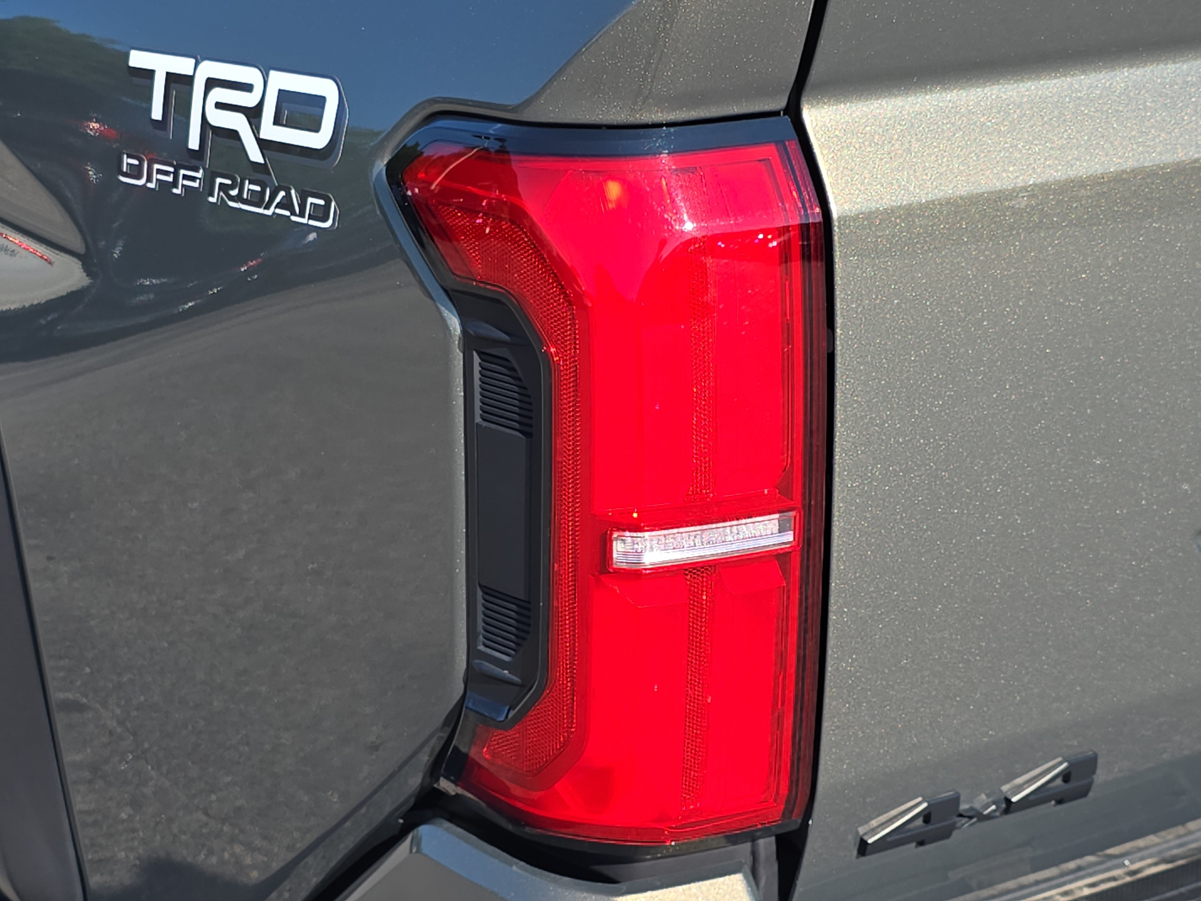 Used 2025 Toyota Tacoma TRD Off-Road AWD/4WD image 34