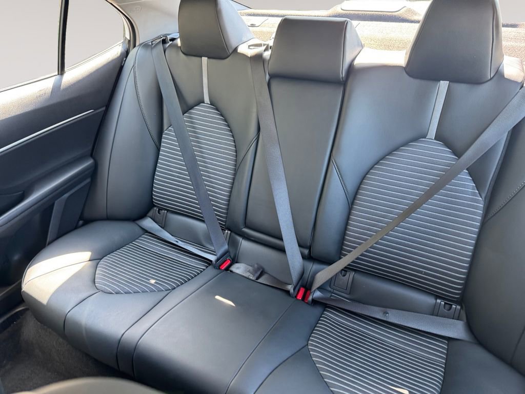 Used 2023 Toyota Camry SE w/ Cold Weather Package image 13