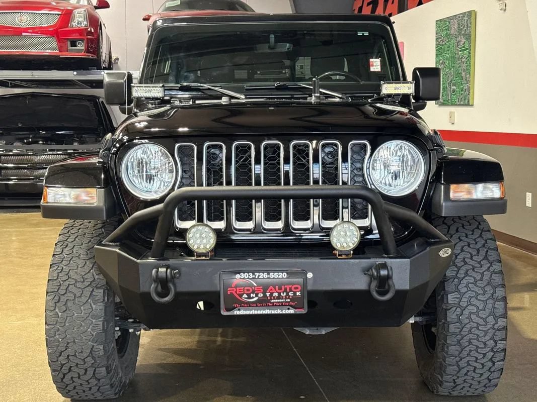 Used 2023 Jeep Gladiator Overland w/ Cold Weather Group AWD/4WD image 38
