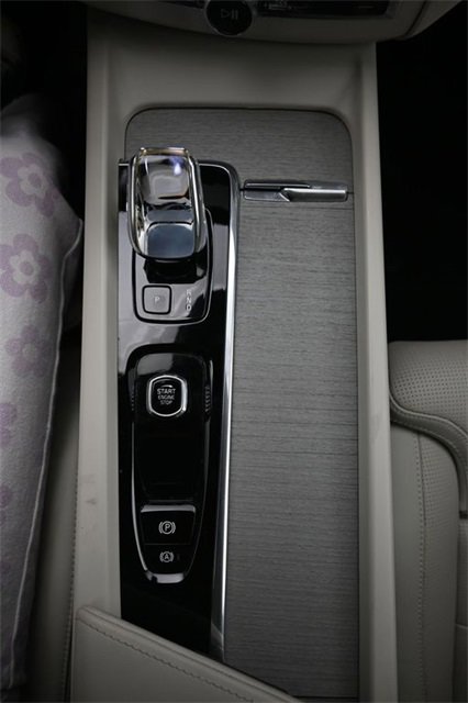 Used 2023 Volvo XC60 B6 Ultimate w/ Climate Package image 10