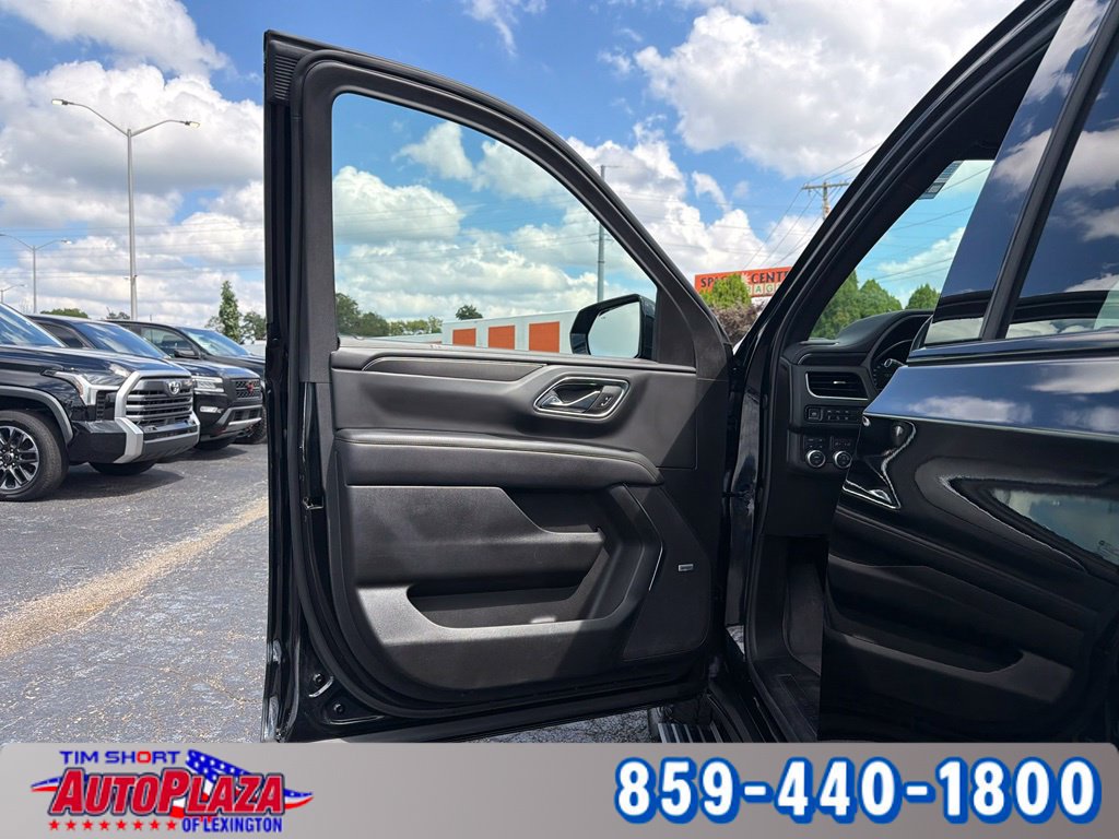 Used 2024 GMC Yukon XL AT4 w/ AT4 Premium Plus Package AWD/4WD image 31