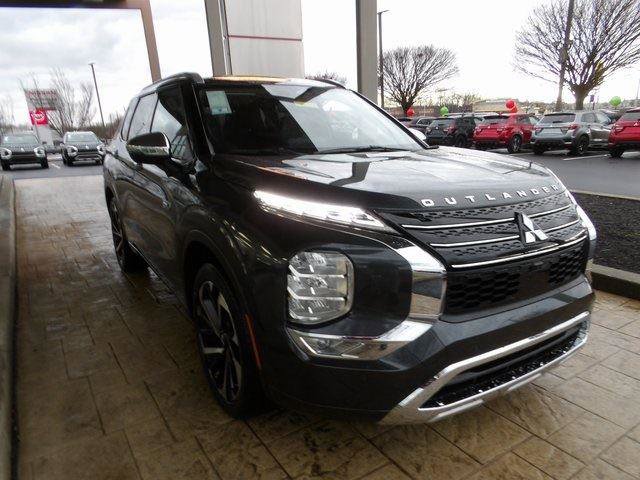 New 2025 Mitsubishi Outlander SEL image 3
