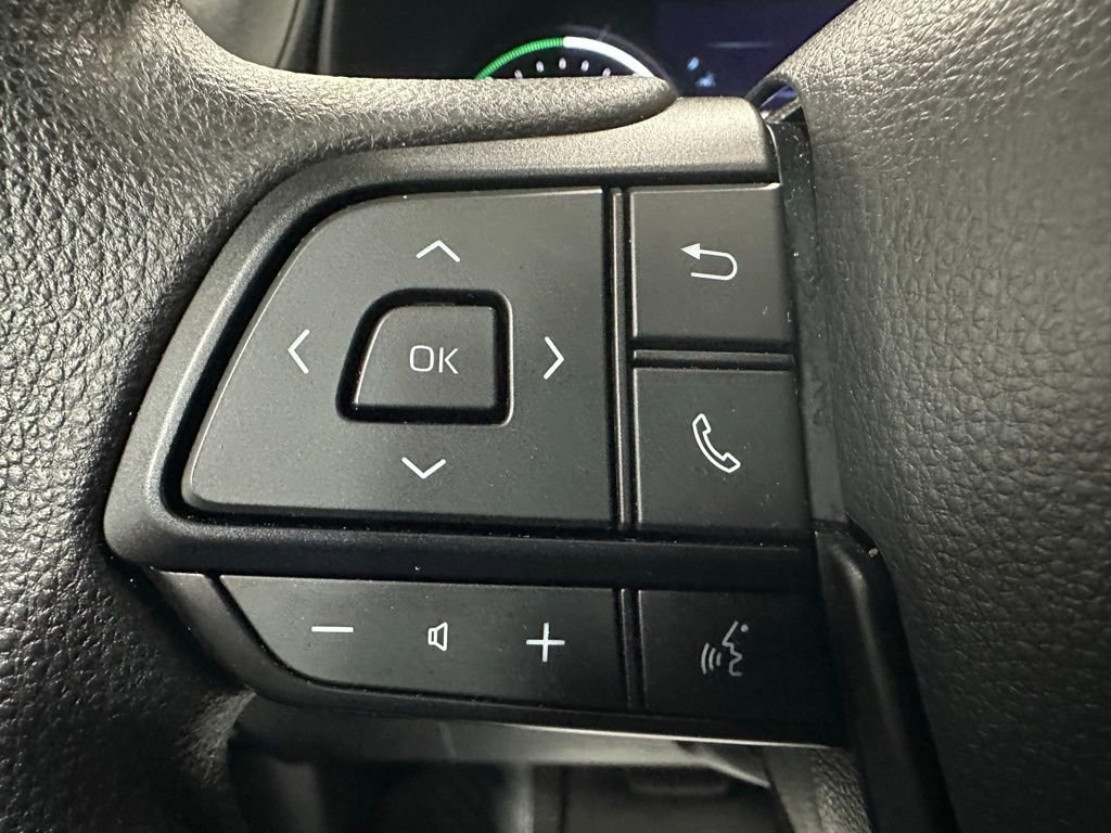 Used 2025 Toyota Sienna LE image 20