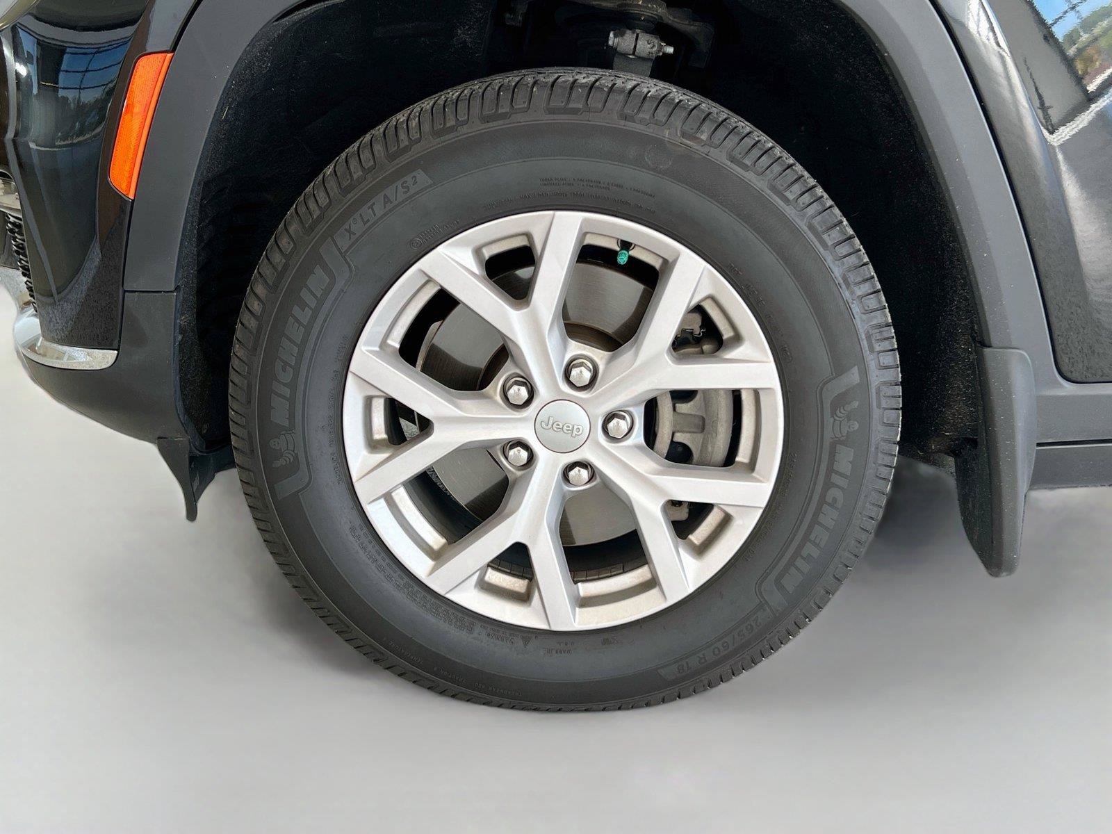 Used 2021 Jeep Grand Cherokee L Limited AWD/4WD image 29