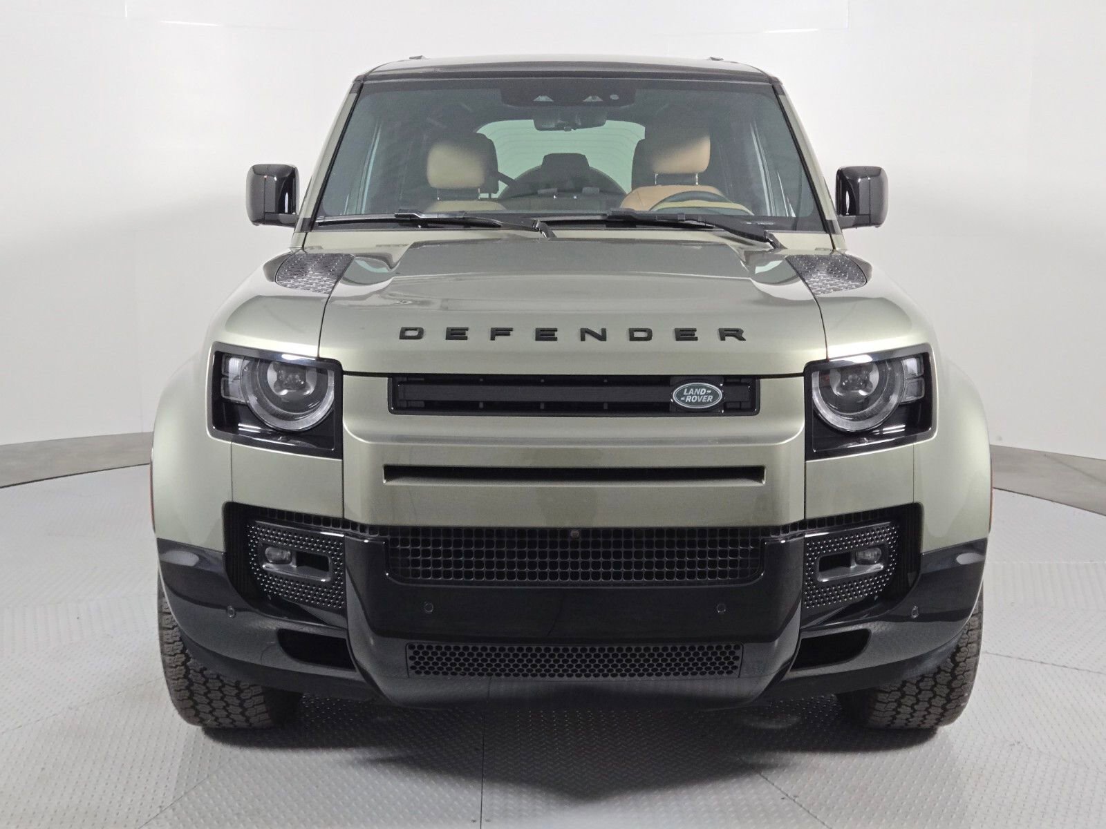 Used 2025 Land Rover Defender 110 X-Dynamic SE image 8