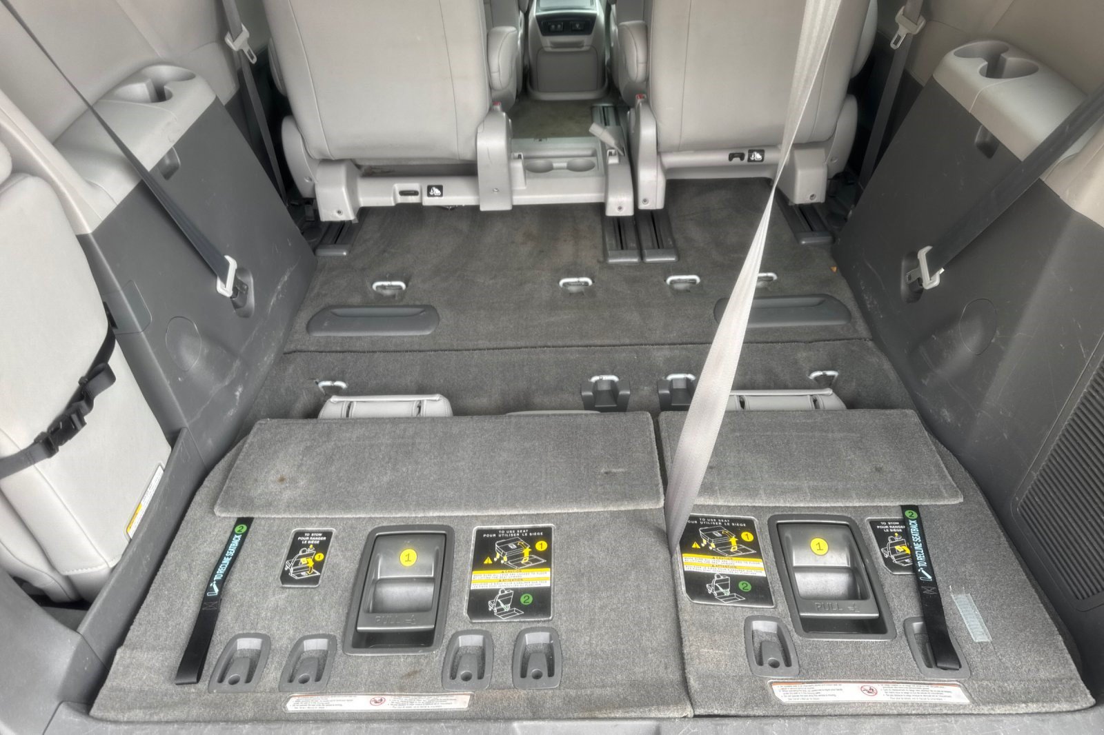Used 2018 Toyota Sienna XLE w/ XLE Navigation Package FWD image 25