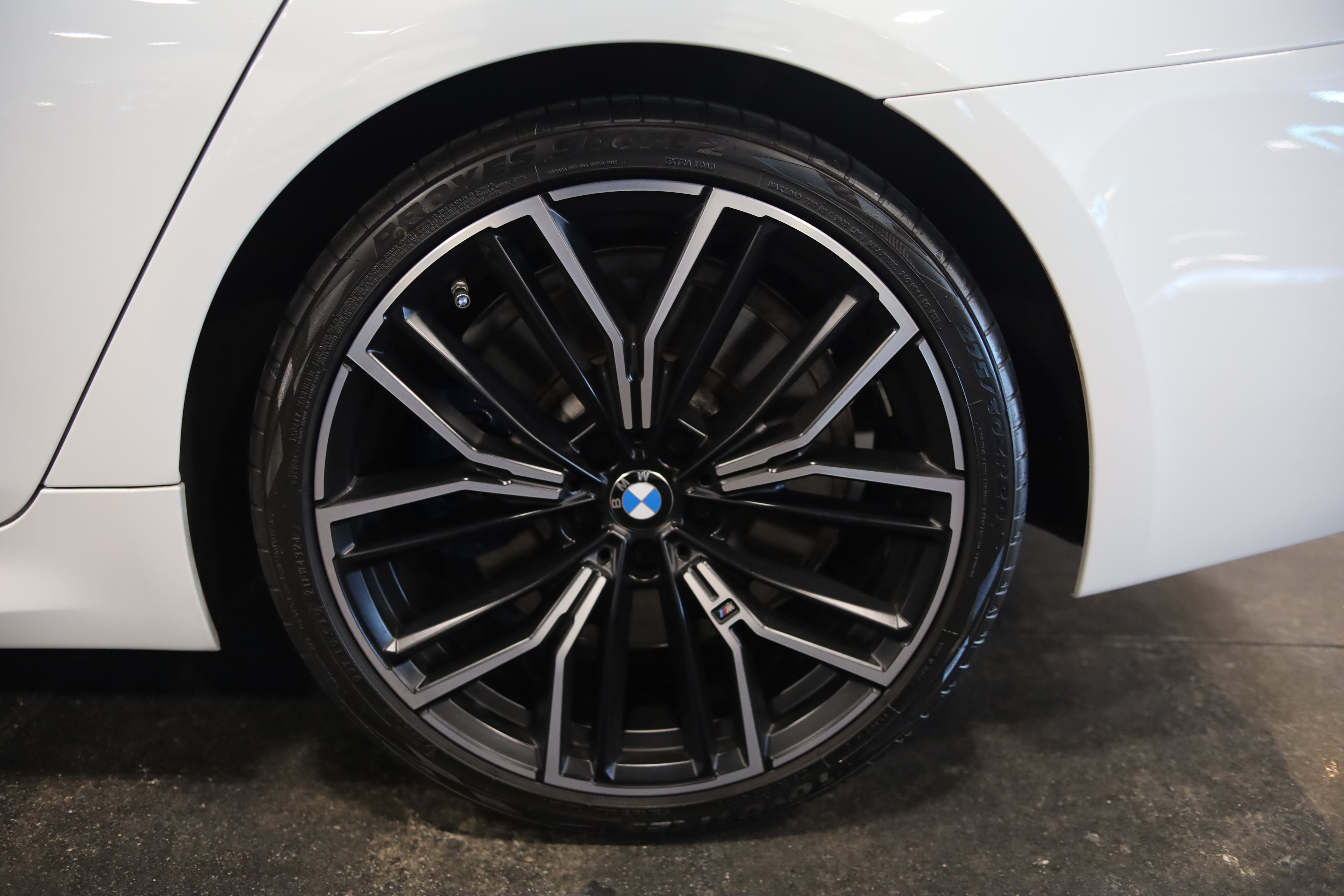 Used 2022 BMW M550i xDrive w/ Premium Package AWD/4WD image 12
