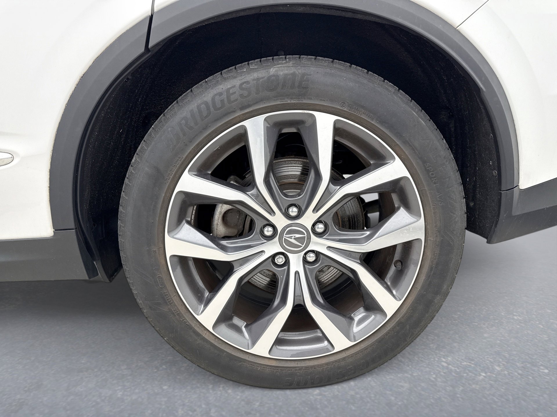 Used 2023 Acura MDX SH-AWD w/ Technology Package image 12