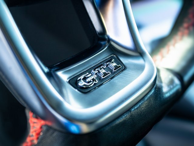 Used 2020 Volkswagen GTI SE image 9