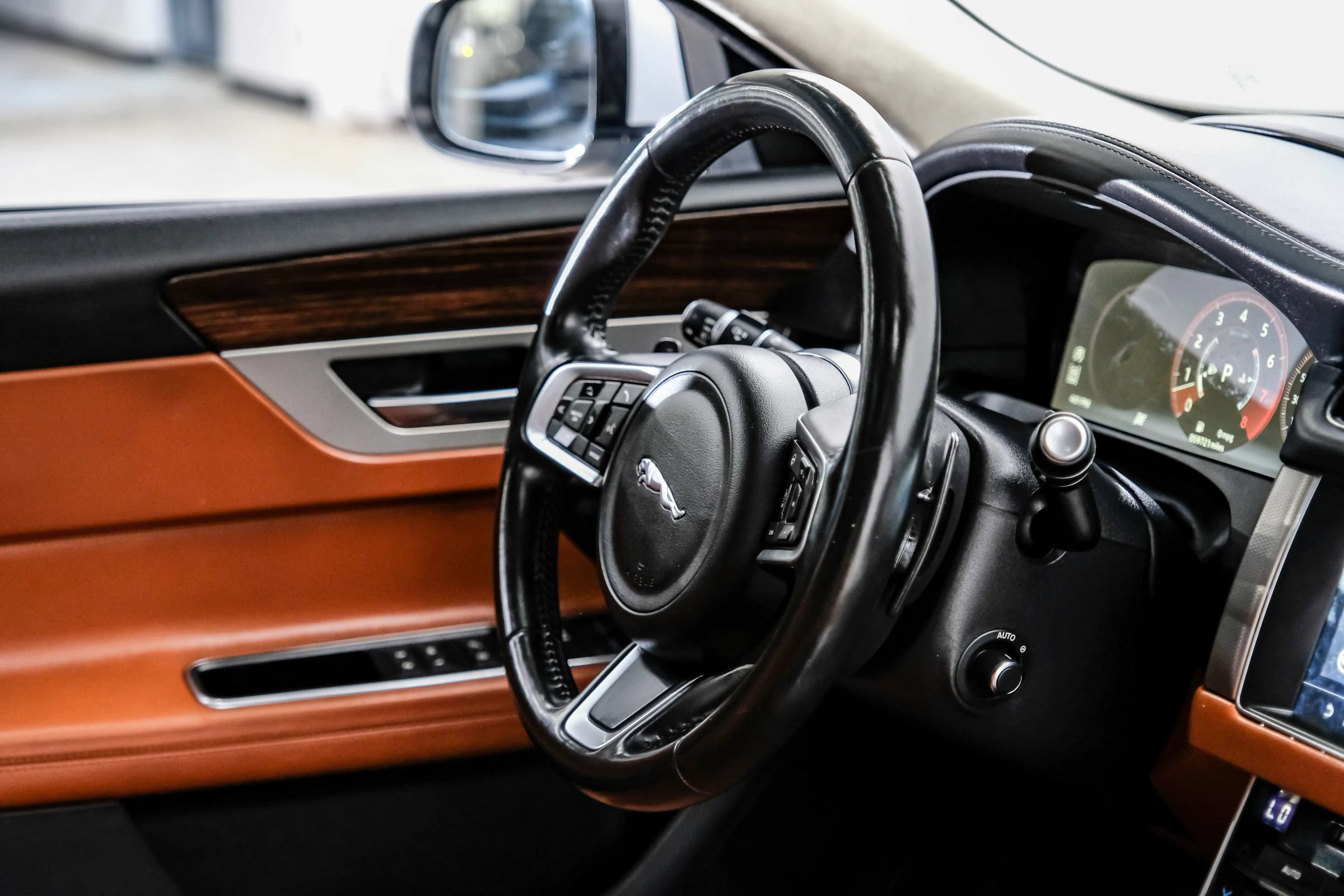 Used 2018 Jaguar XF Portfolio RWD image 18