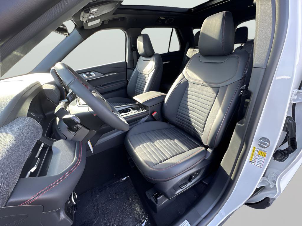 New 2026 Ford Explorer ST-Line w/ ST-Line Street Pack image 13