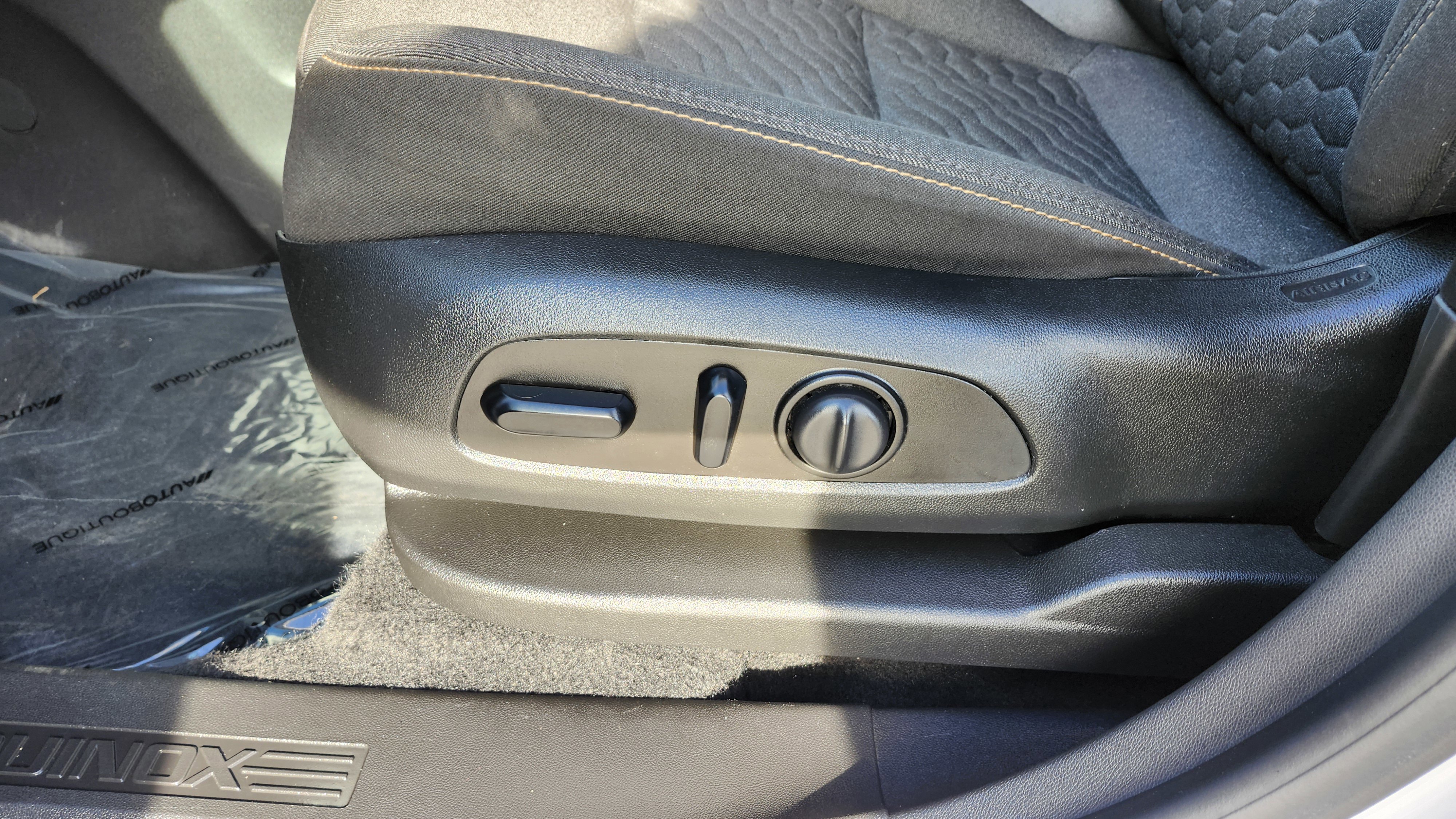 Used 2020 Chevrolet Equinox LT image 26