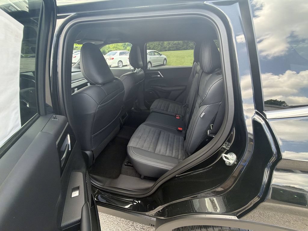 New 2026 Mitsubishi Outlander LE FWD image 22