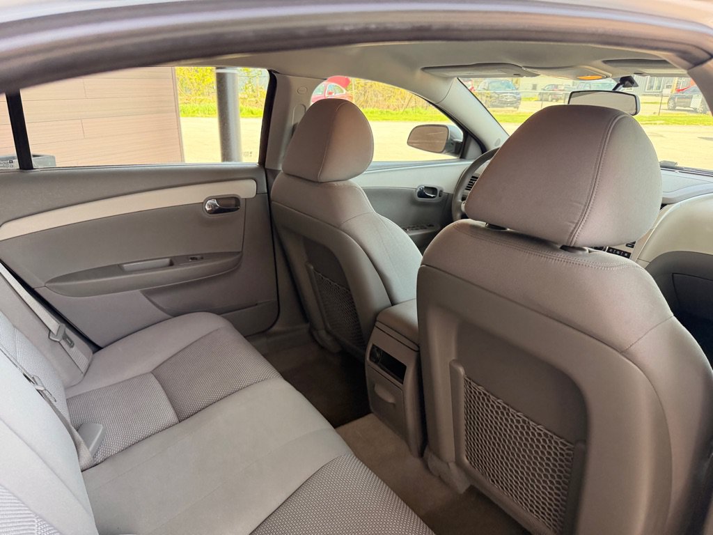 Used 2010 Chevrolet Malibu LS FWD image 13