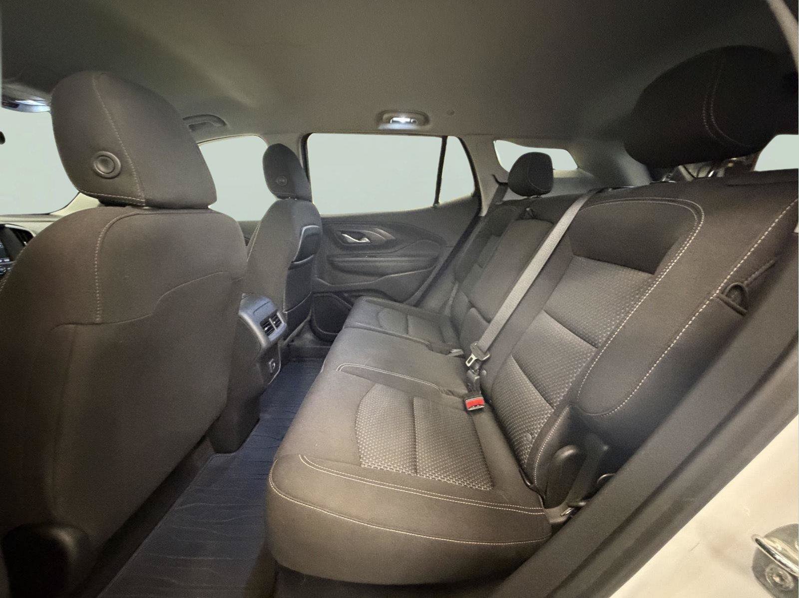 Used 2022 GMC Terrain SLE w/ Driver Convenience Package AWD/4WD image 28