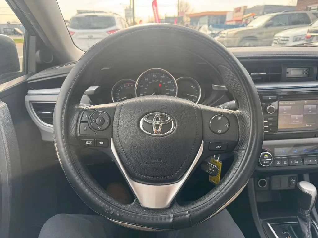 Used 2016 Toyota Corolla LE FWD image 14